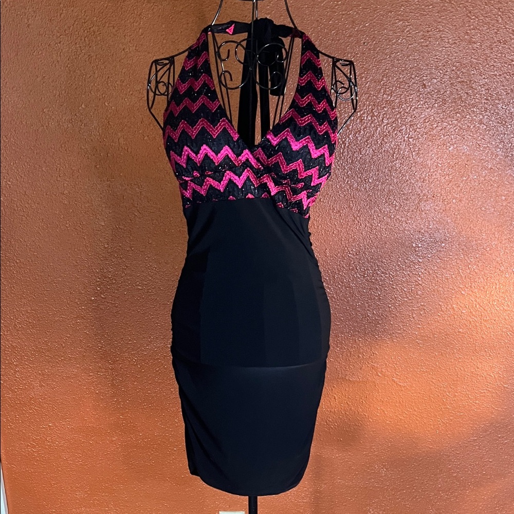 👗 Cantata Halter Chevron Mini Dress Y2K — Black — Sz Small